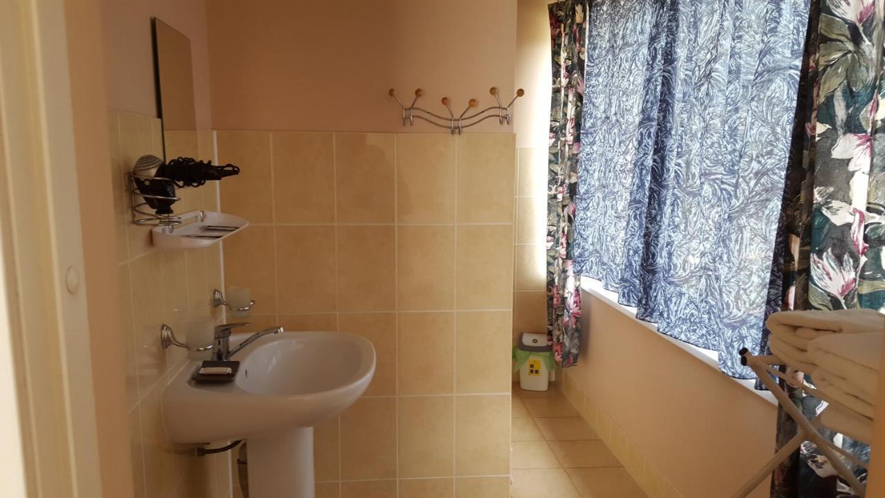 ザラサイ Vijuandra Bed & Breakfast エクステリア 写真